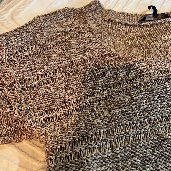 Chunky Knit Short Sleeve Sweater - Picture 2 of 3